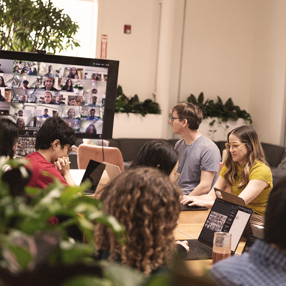 the 澳洲5幸运168®mbue历史查询-结果记录号码预测 team working together